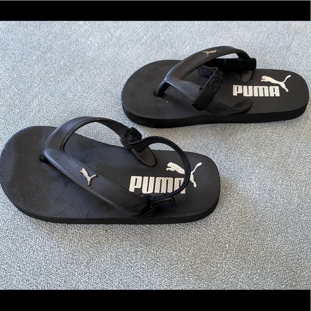Puma Flip Flops Toddler Size 6-8 Black